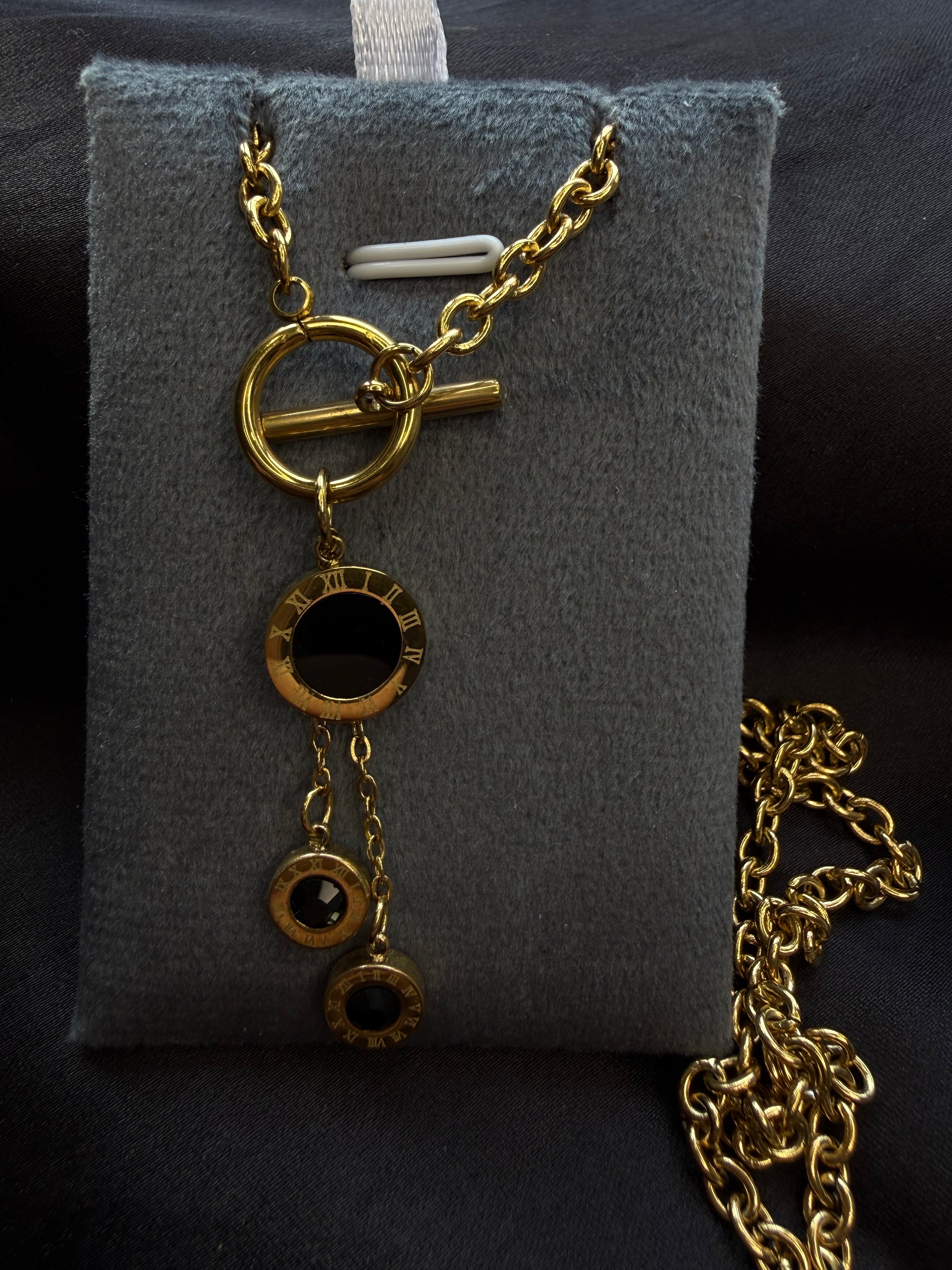 Eternal Roman Circle Necklace