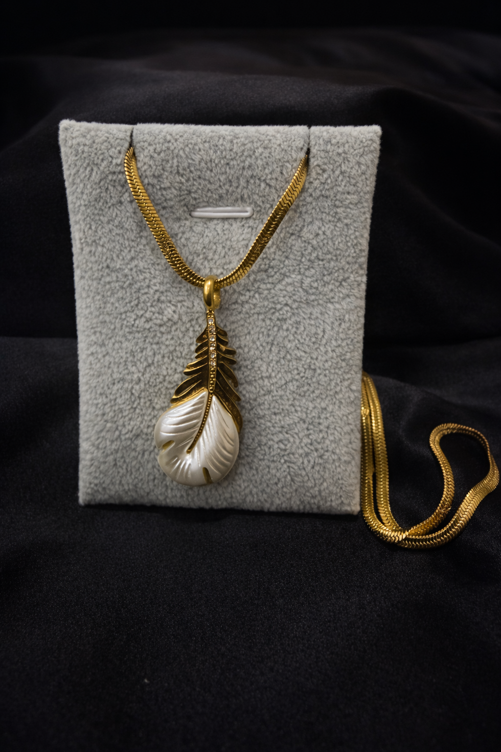 Golden Leaf Pearl Necklace