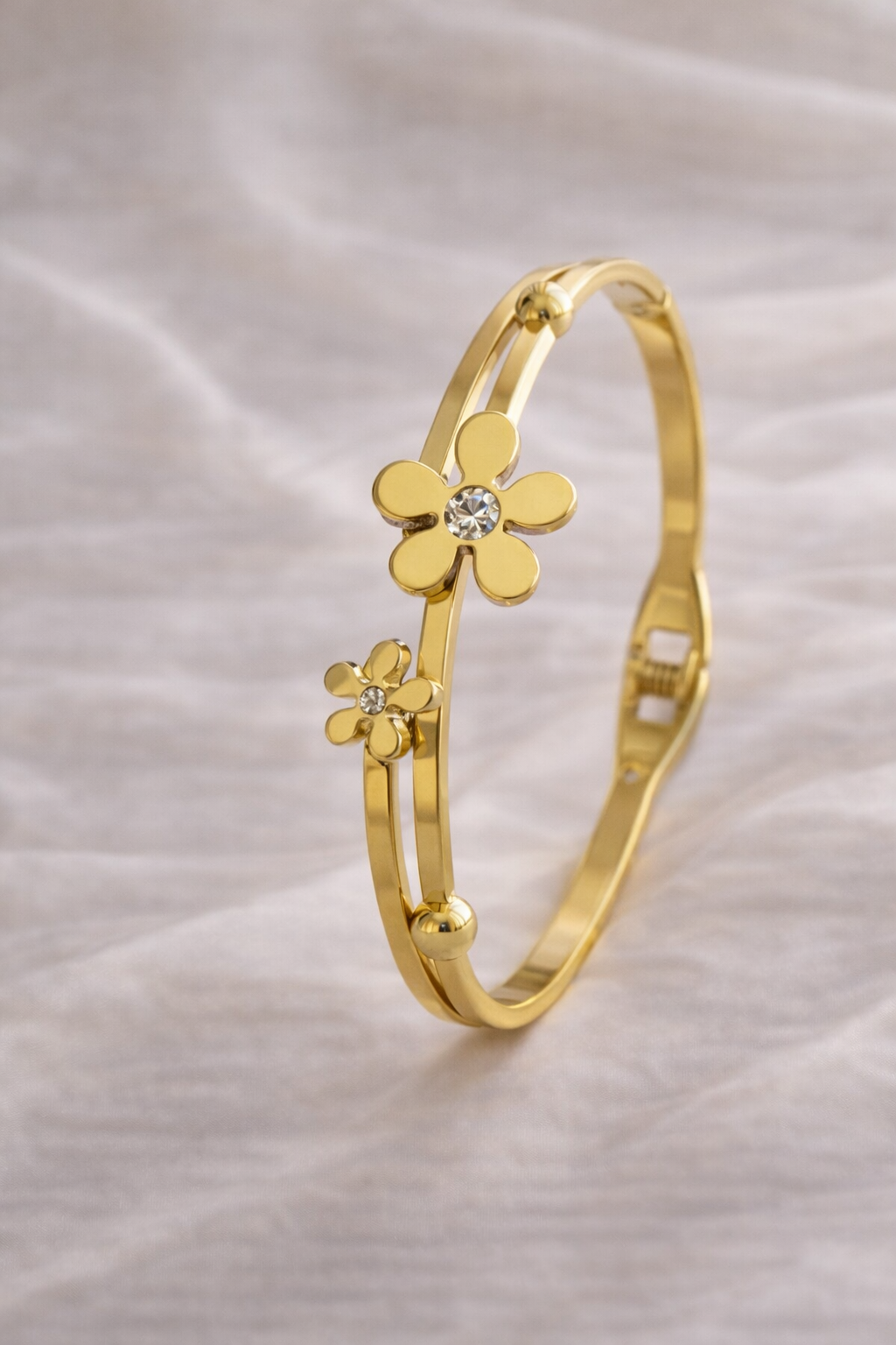 Petal Grace Open Gold Bangle