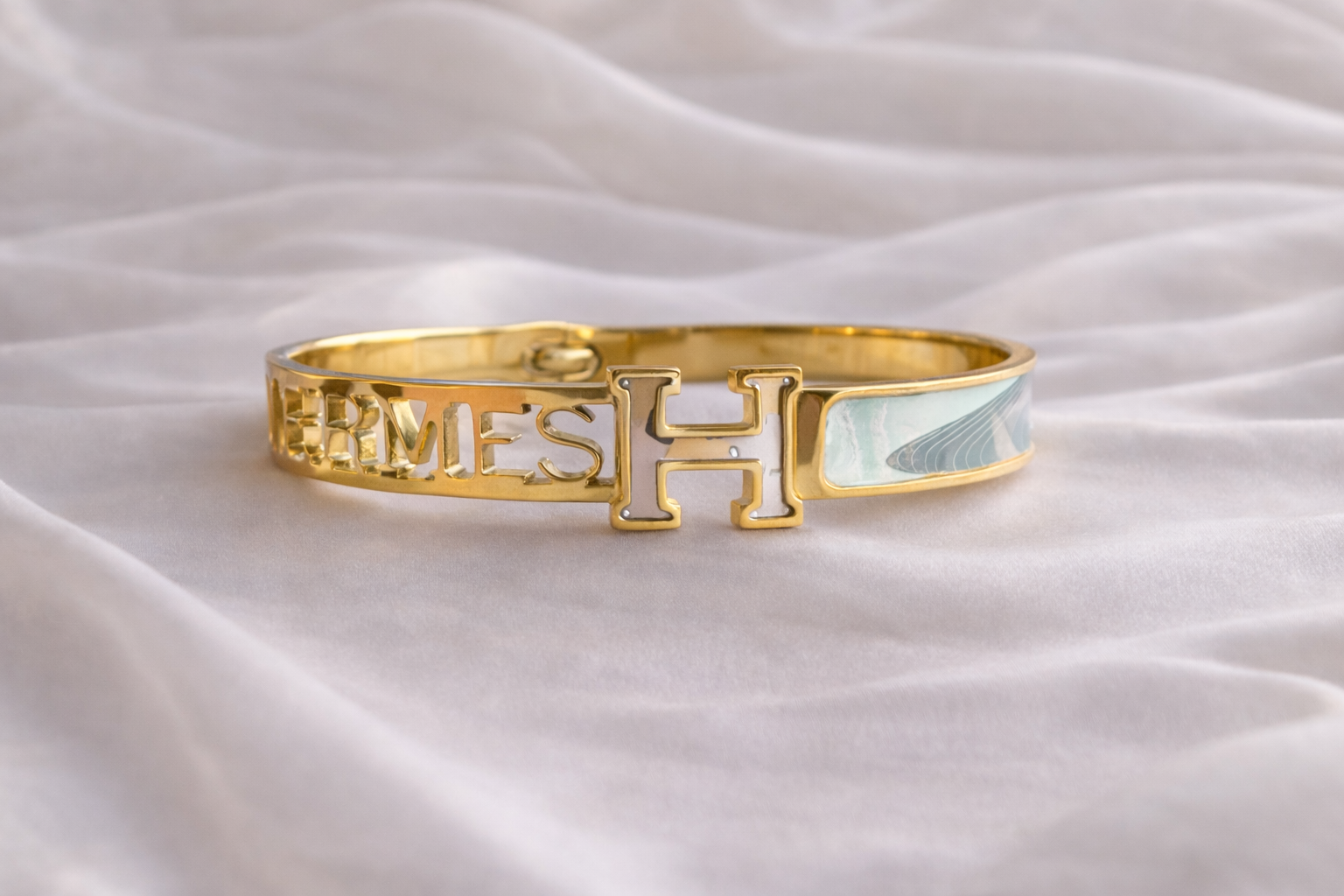 Hermes inspired gold bangle