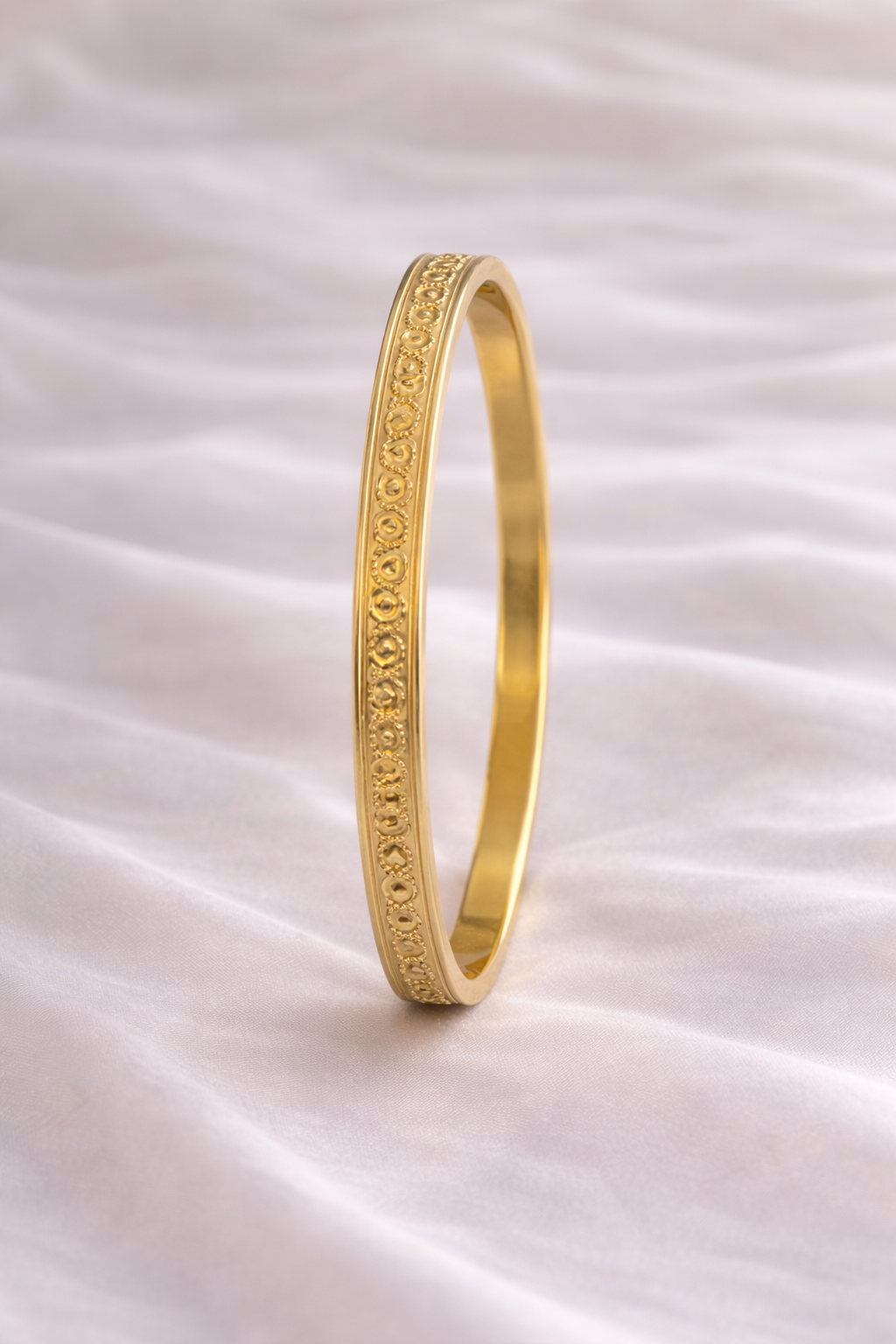 Gold Heart Pattern Slim Bangle