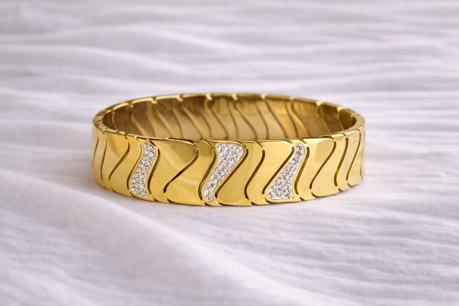 Wave Pattern Gold Bangle – Diamond Look