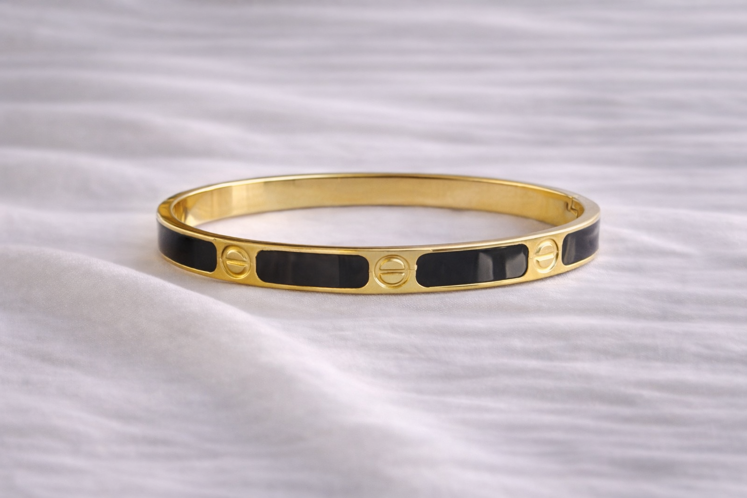 Minimal Black Screw Bangle